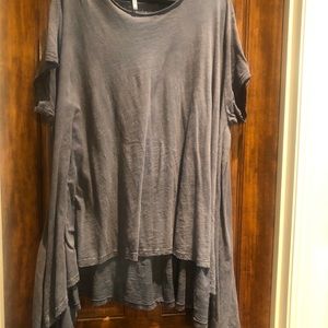 Magnolia Pear Jett T in Ozzy